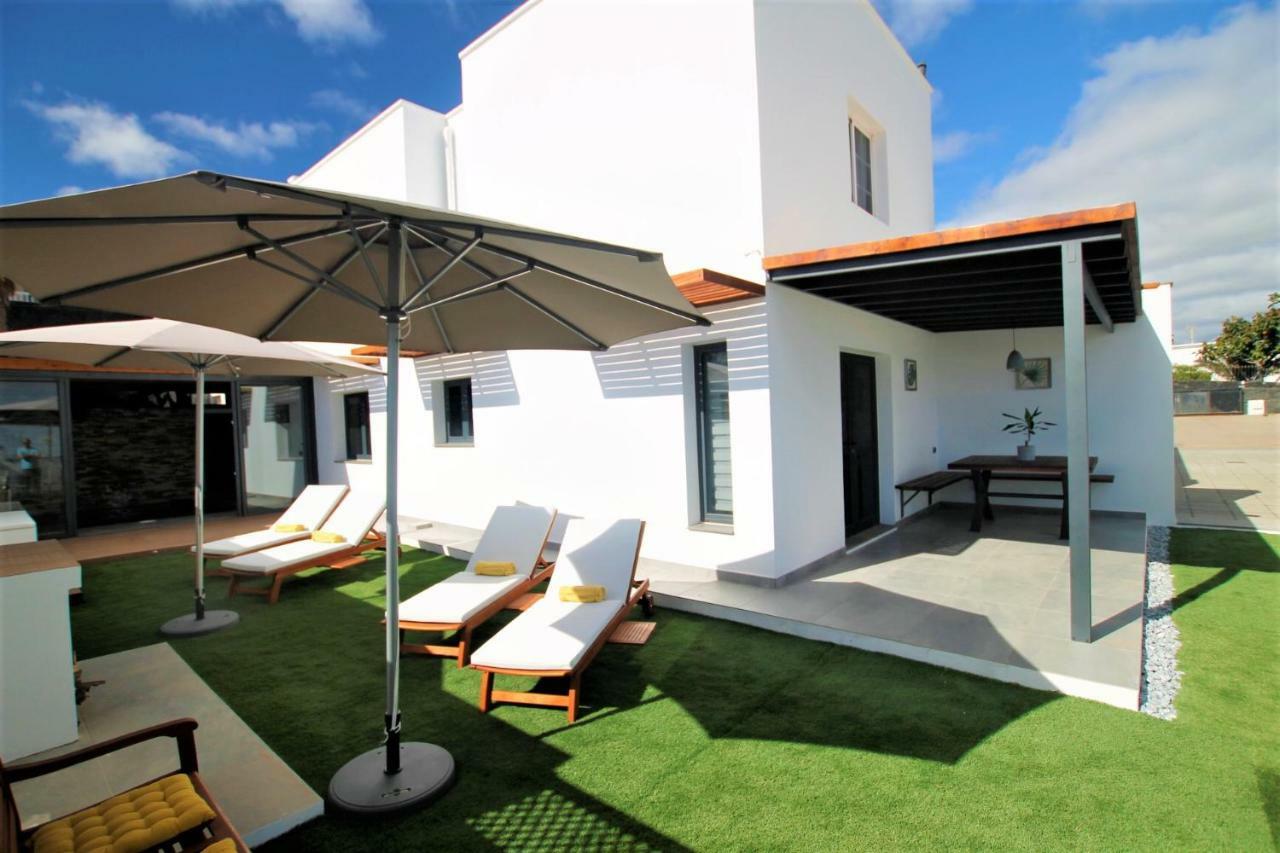 Вилла Holiday House And Spa Lanzarote Тиас Экстерьер фото